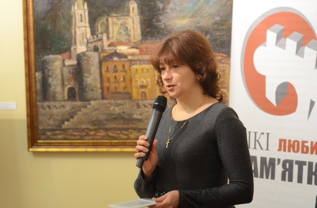 Валентина Кодола на нагородженні переможців конкурсу «Пам'ятки України: Крим». Автор фото — Ilya, вільна ліцензія cc by-sa 4.0